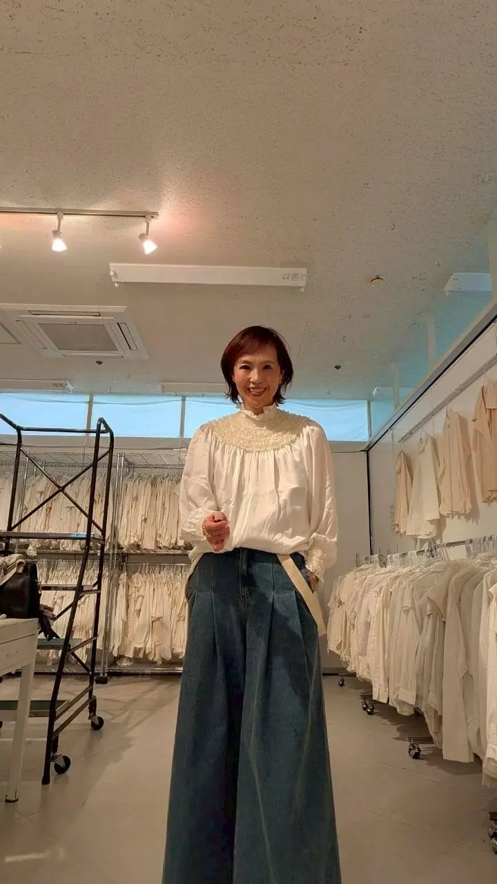 白ブラウスが約2000点『着て、見て、触の画像_8