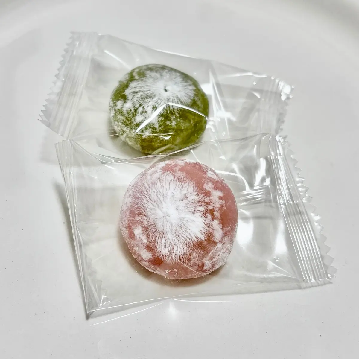 桜と抹茶のひとくち大福