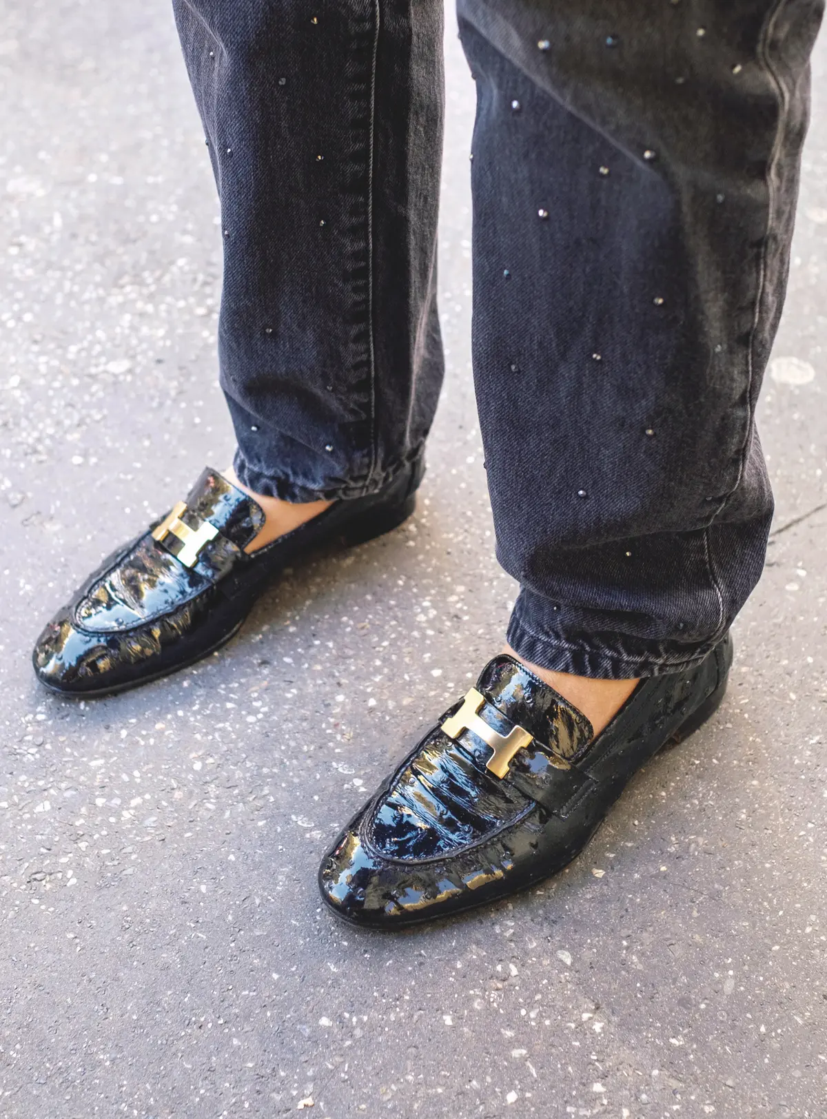 品格ある黒ローファーコーデ【海外ファッションSNAP】シルヴィア（不動産関係／ミラノ）