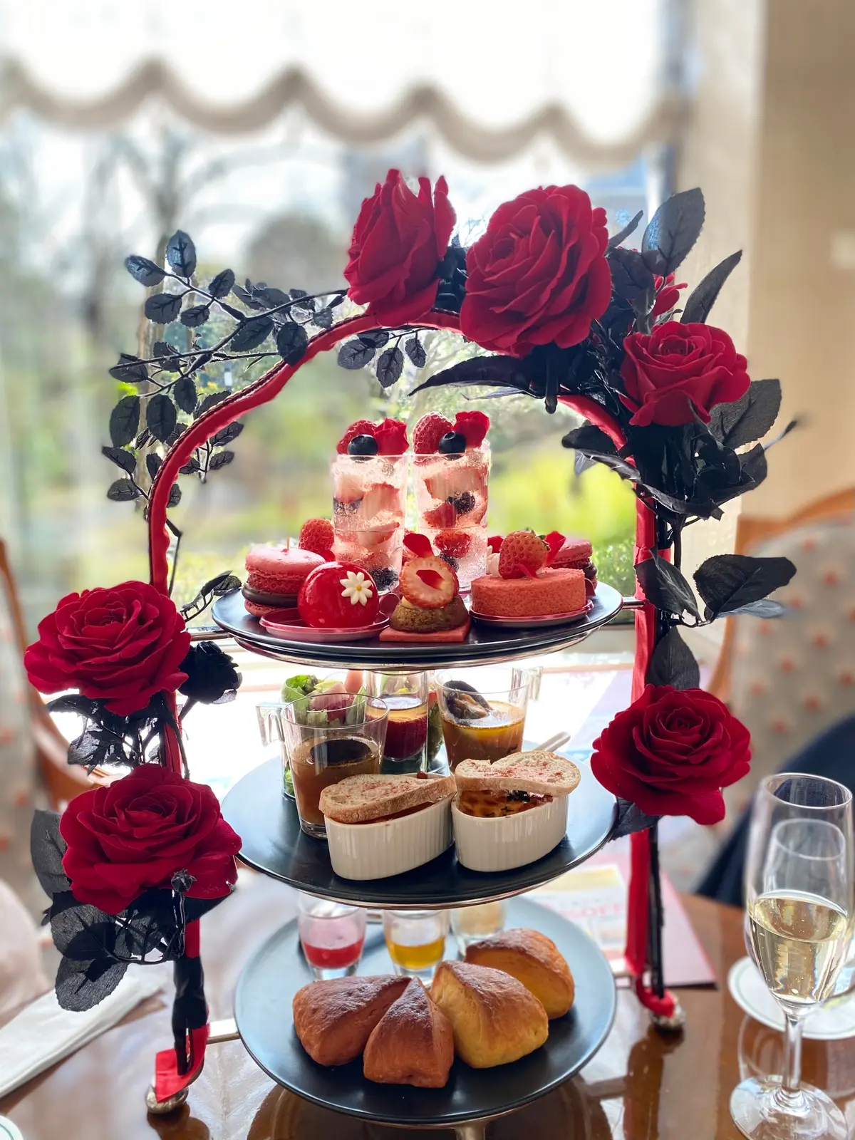 リーガロイヤルホテル東京ガーデンラウンジの苺アフタヌーンティー
