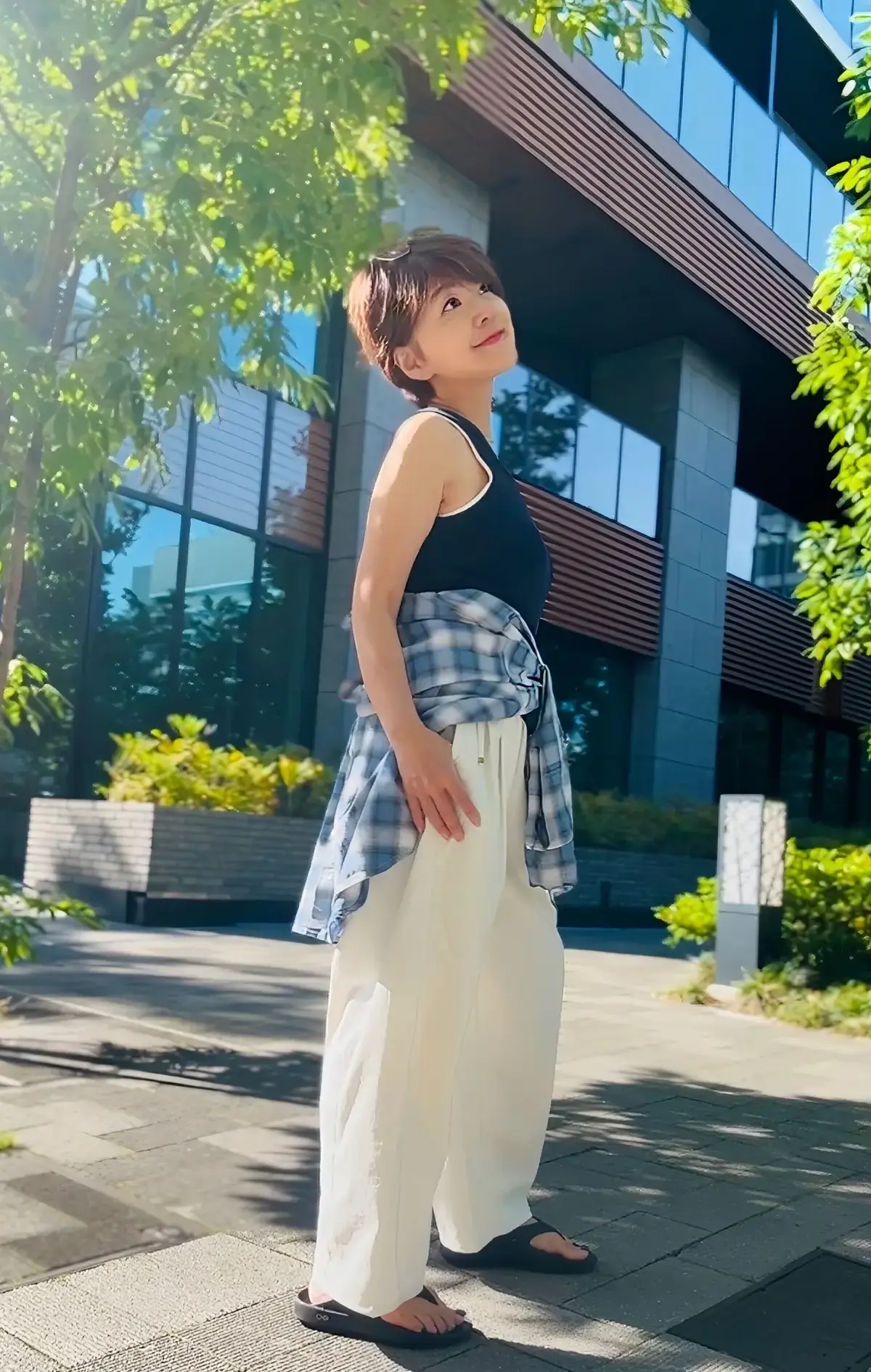 GU　ホワイトパンツ ユニクロ　ブラトップ