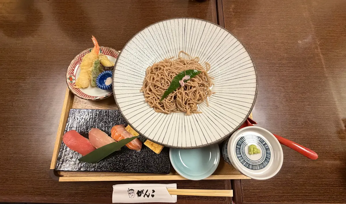 蕎麦　寿司　天ぷらセット