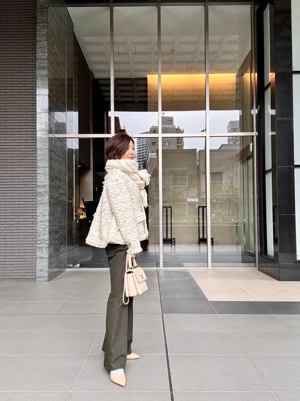 華組ランチは大人フェミニンなツイードジャの画像_5