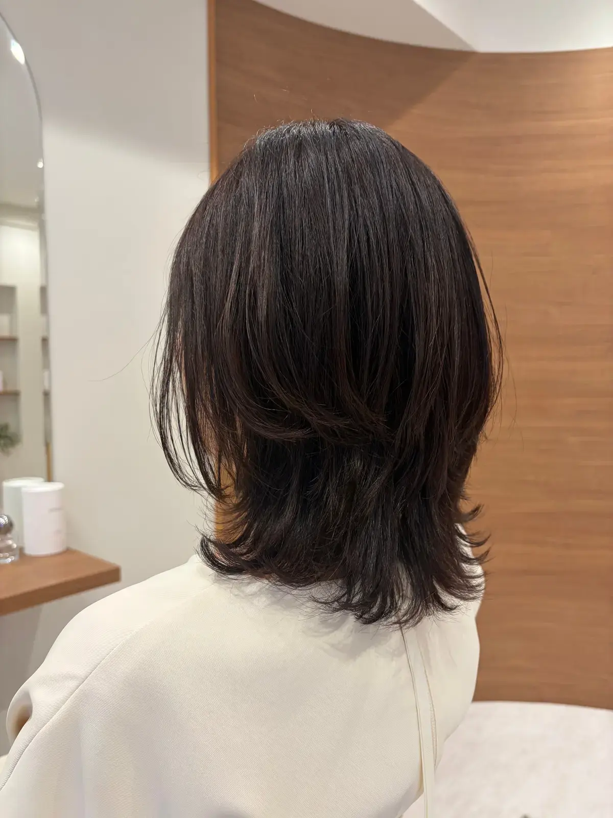 【50代の髪型】結べる長さがちょうどいい！小顔も叶うくびれレイヤーボブ
