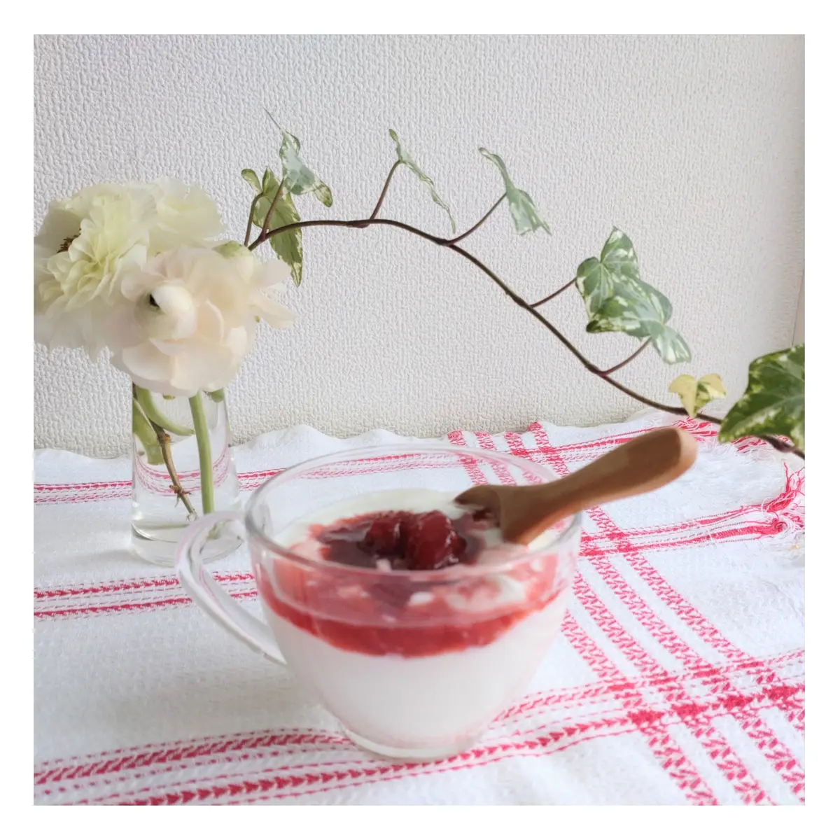 いちごジャムとヨーグルト