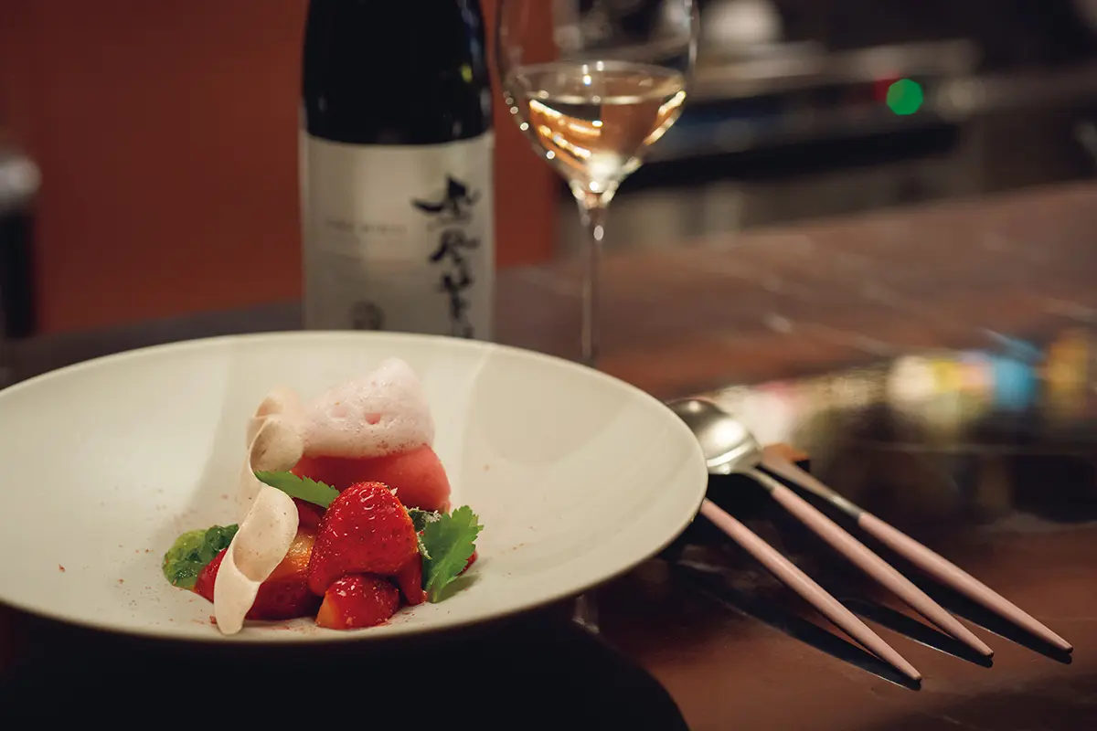 旬が香りたつデセールを、ペアリングで引き立てて