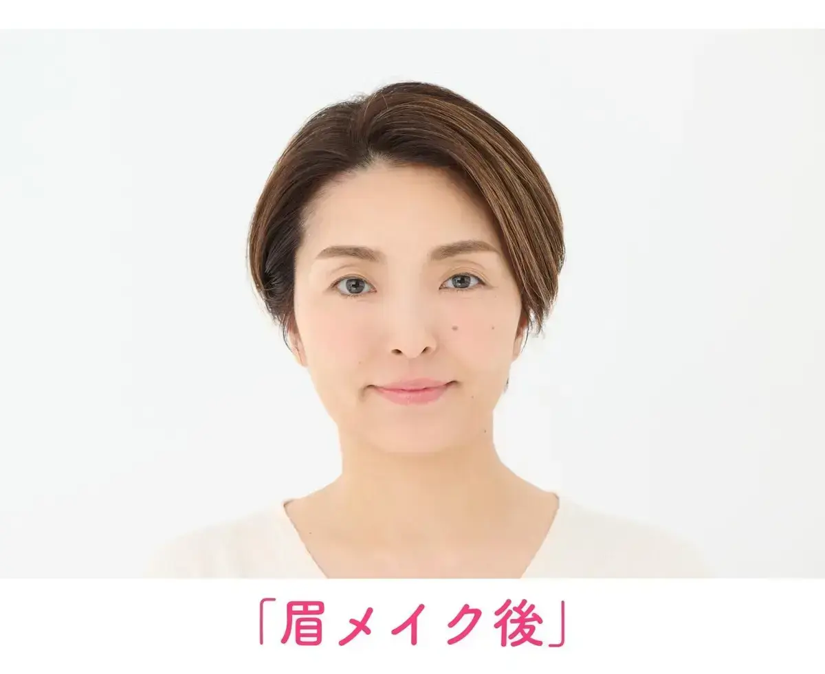 眉の左右のバランスが整い、まばらな部分がなくなって若見え、かつイキイキとした美人印象に。