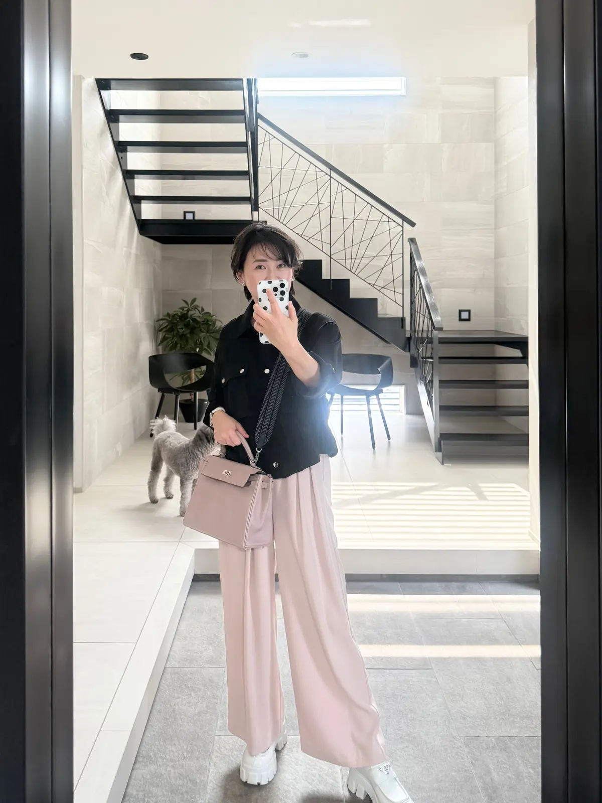 エルメスケリー　プラダローファー　ZARAシャツ