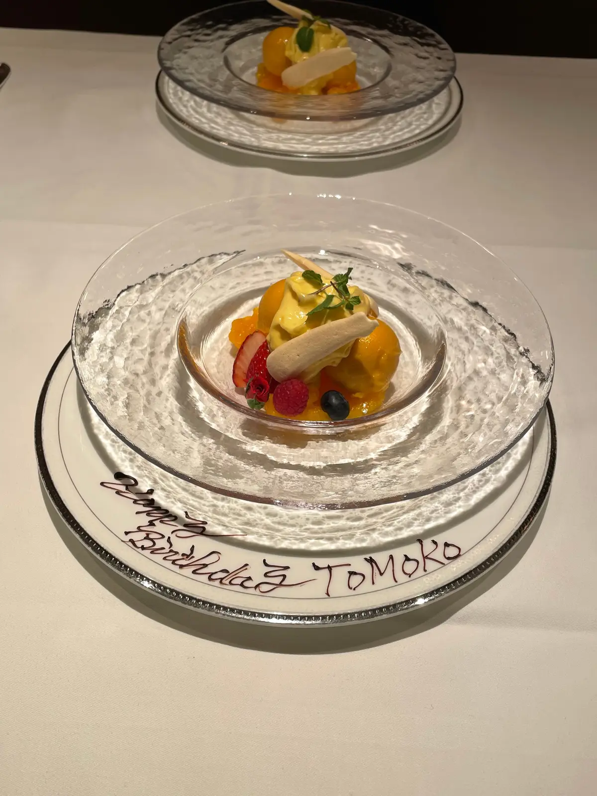 巴里夕顔、銀座、フレンチ、フランス料理、アール・ヌーヴォー、内装、芸術品、美術品、skirt、スカート、E by eclat 、エクラ、エクラプレミアム、ニット、シルバー、シルバーニット、ラメニット、女子会、デザートプレート、メッセージ、メッセージプレート、お誕生日、お誕生日プレート、ガラスのお皿、ガラスプレート