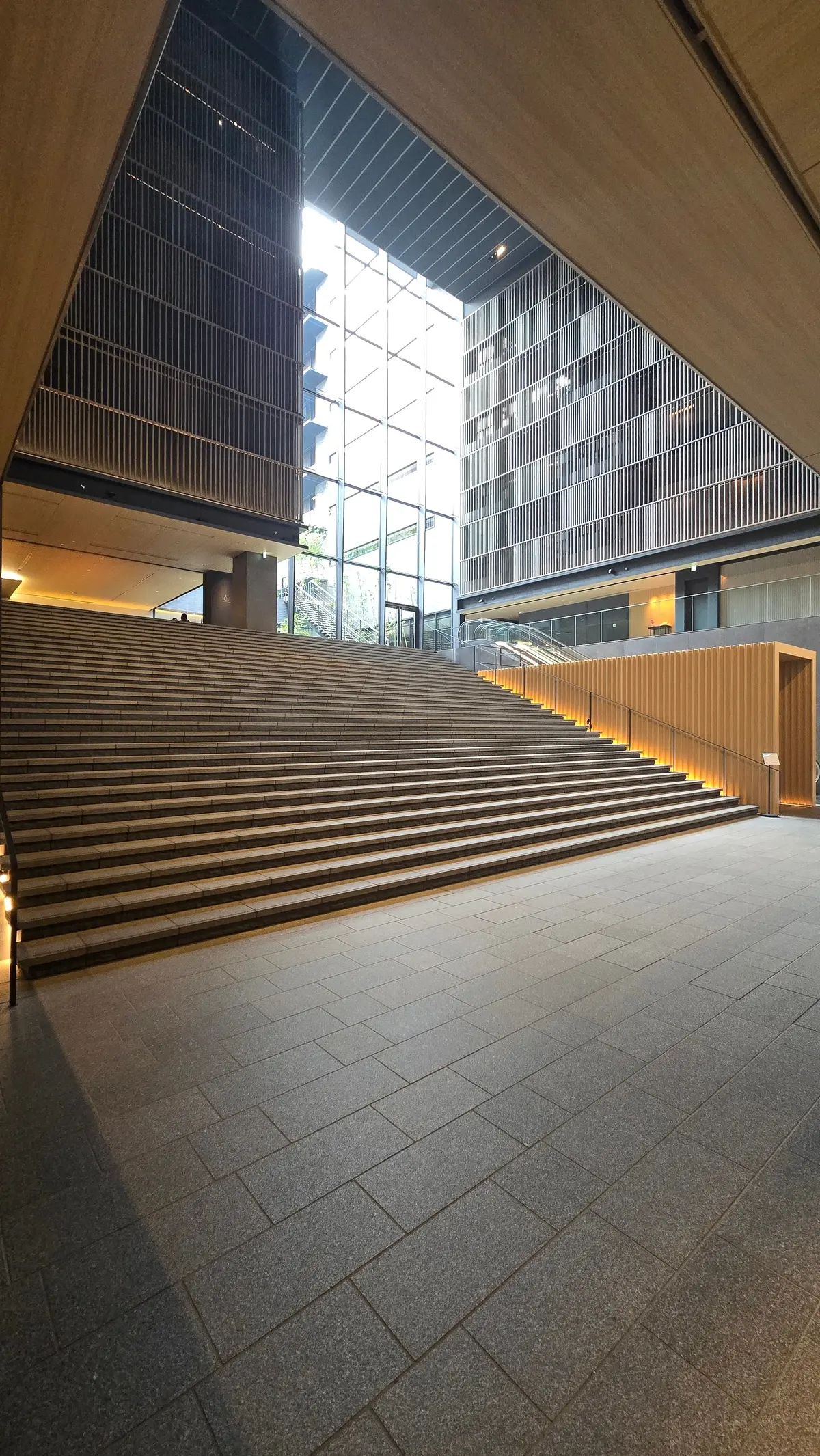 伝統とモダンが融合するTHE THOUSの画像_1