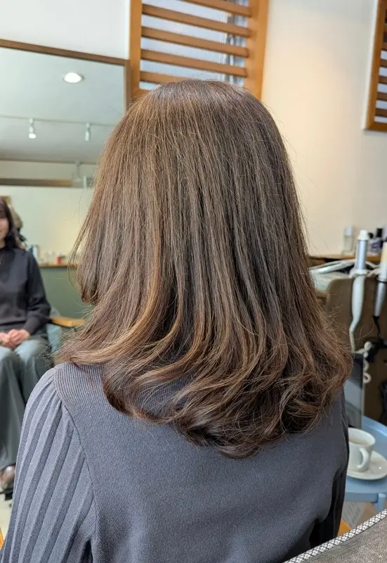 ロングヘアレイヤーカットの画像_3