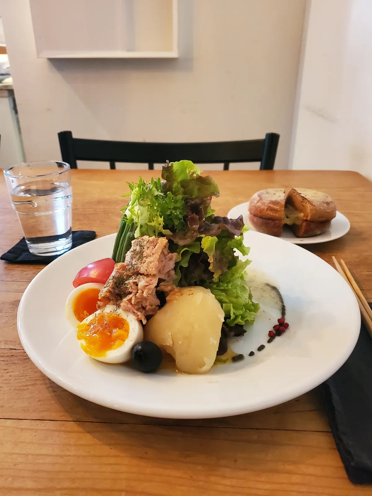 パリの空気を纏うお気に入りのカフェには、の画像_2