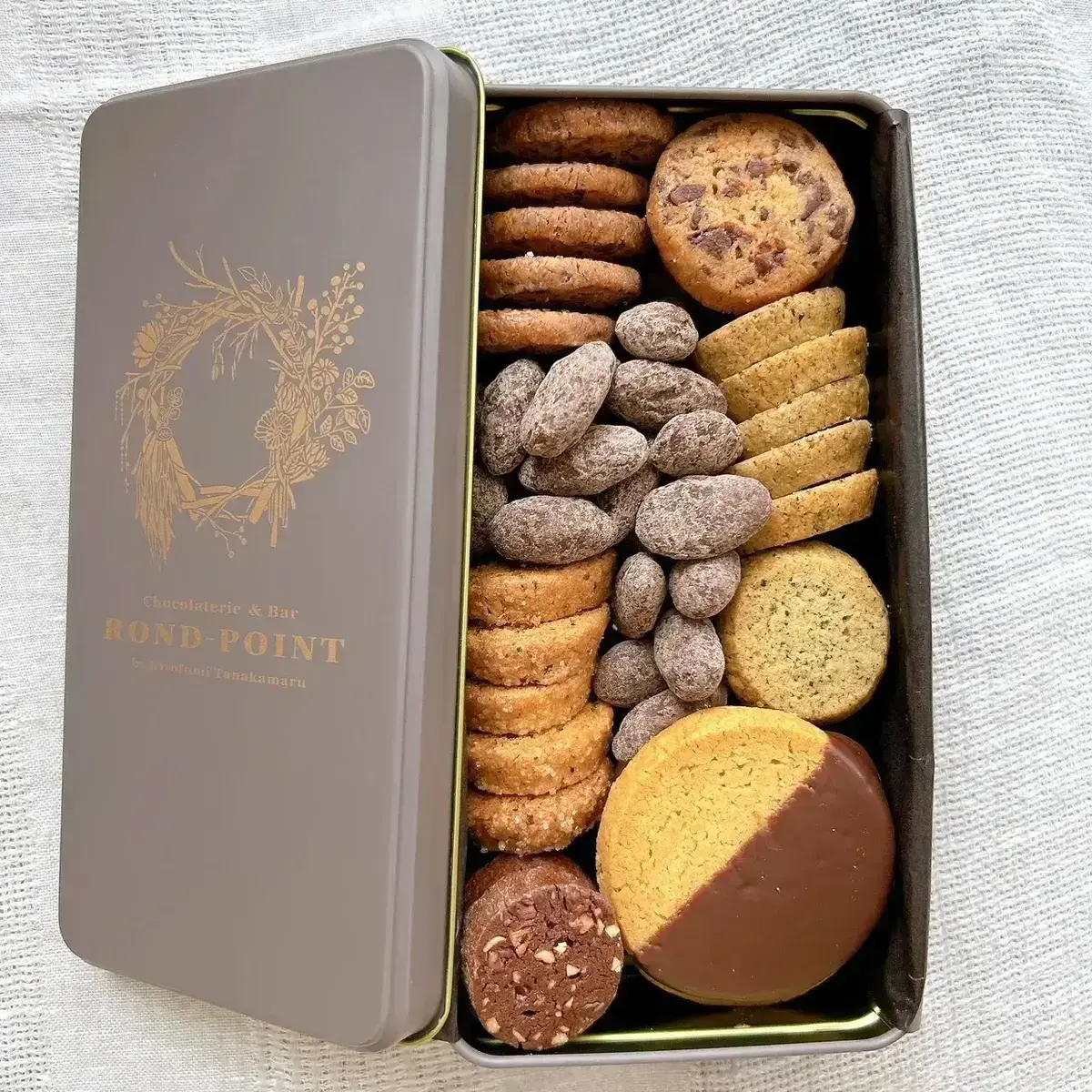 ロンポワン　ショコラトリーのクッキー缶