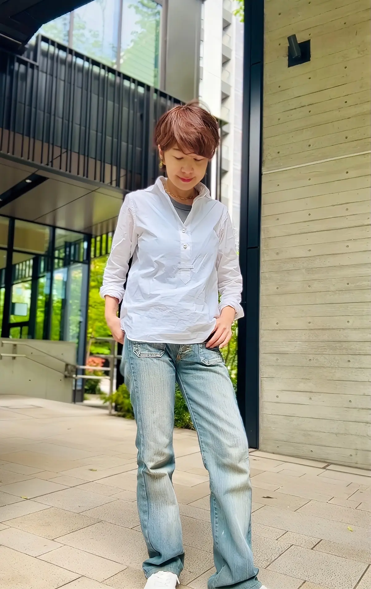 【白シャツx白スニーカー】清潔感と品格をの画像_3