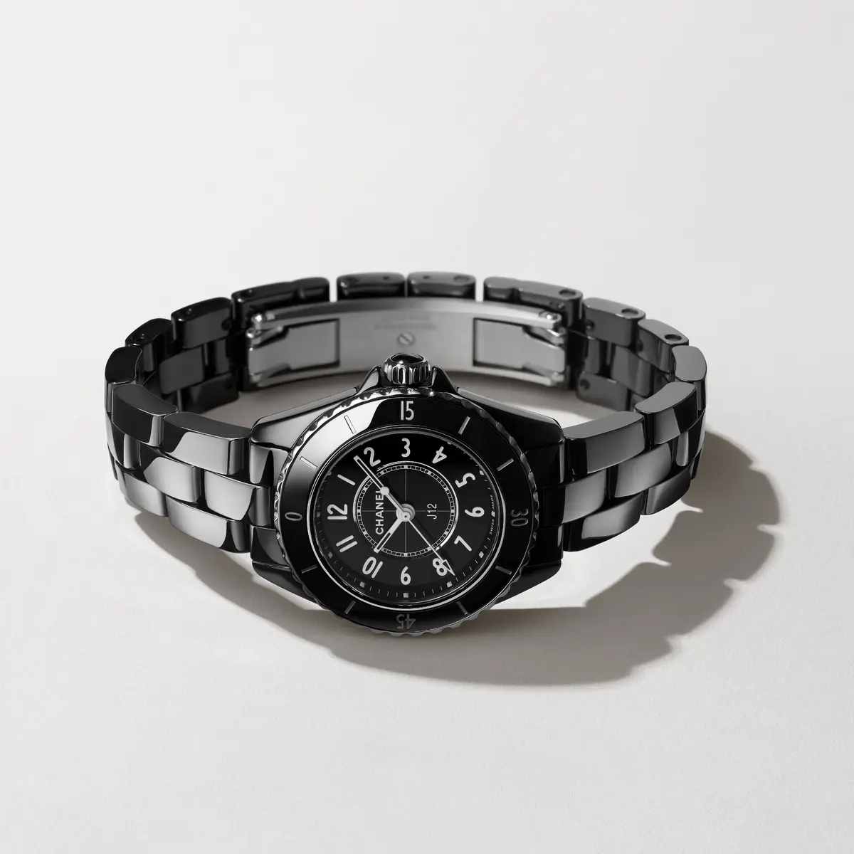 シャネル　「J12」ウォッチ 28mm ブラック