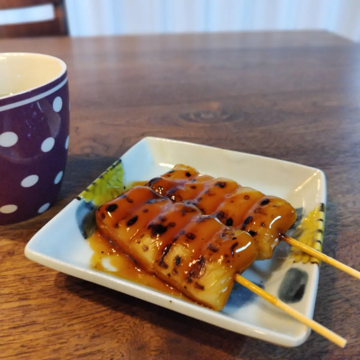 大阪十三　喜八洲のみたらし団子
本店では焼き加減を選べます
