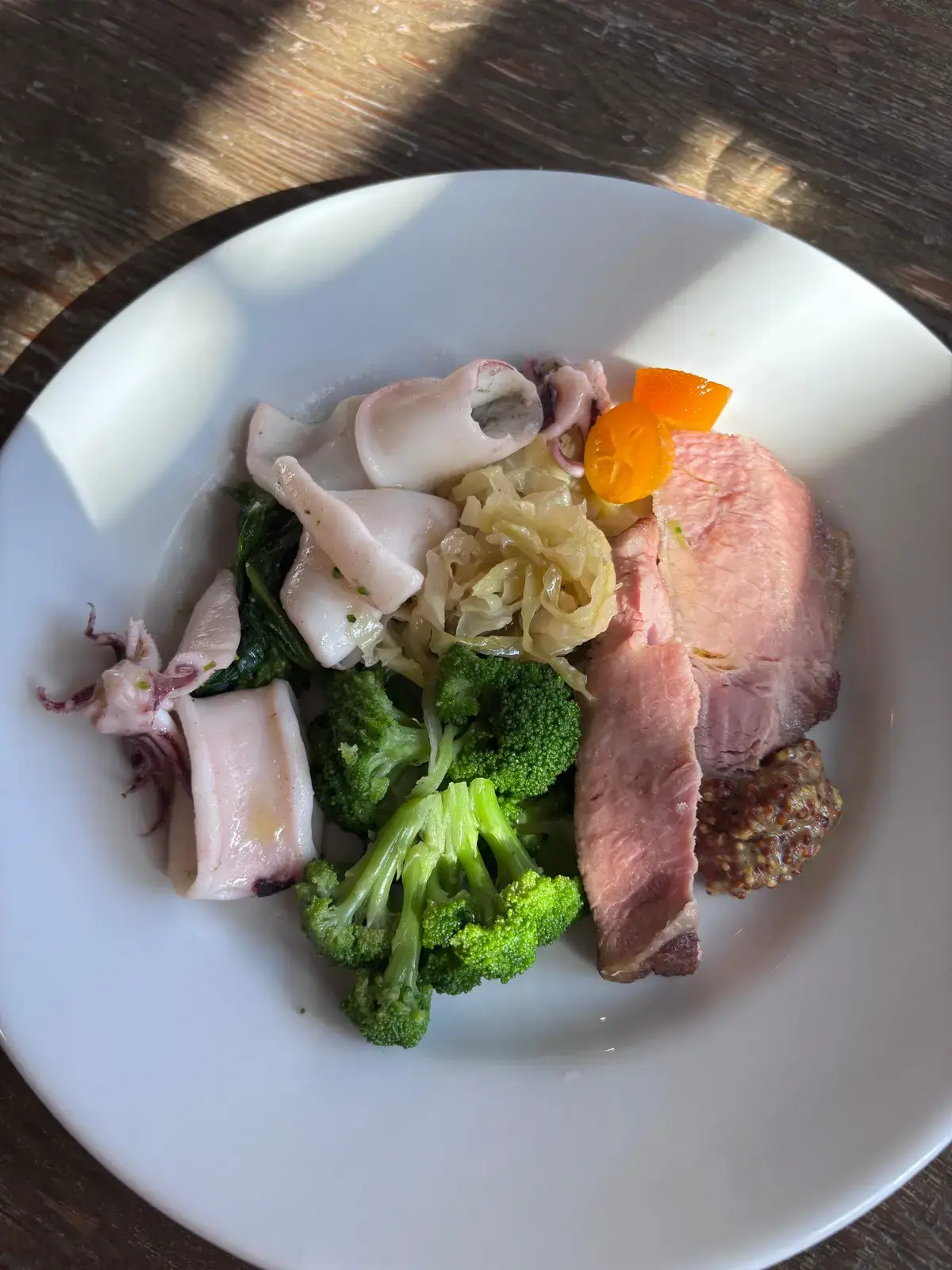 初春の鎌倉・材木座の海散歩とランチ