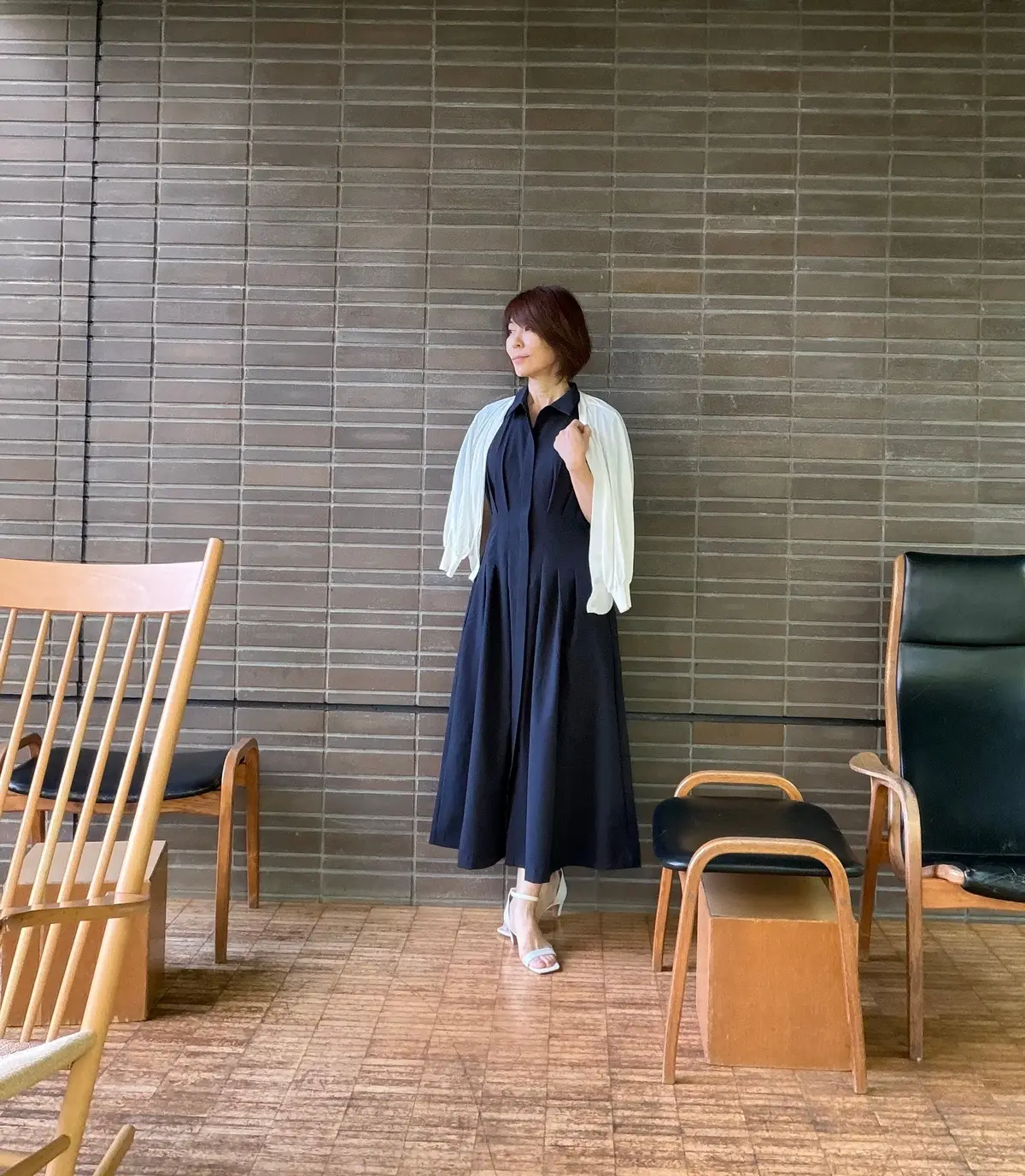 UNIQLO ユニクロ　PUMA  ワンピース　シャツワンピース　シアサッカーシャツワンピース　スニーカーコーデ　デニムジャケット　Gジャン  ショートボブ プチプラコーデ　ネイビーコーデ　eclat  jマダムのおしゃれ