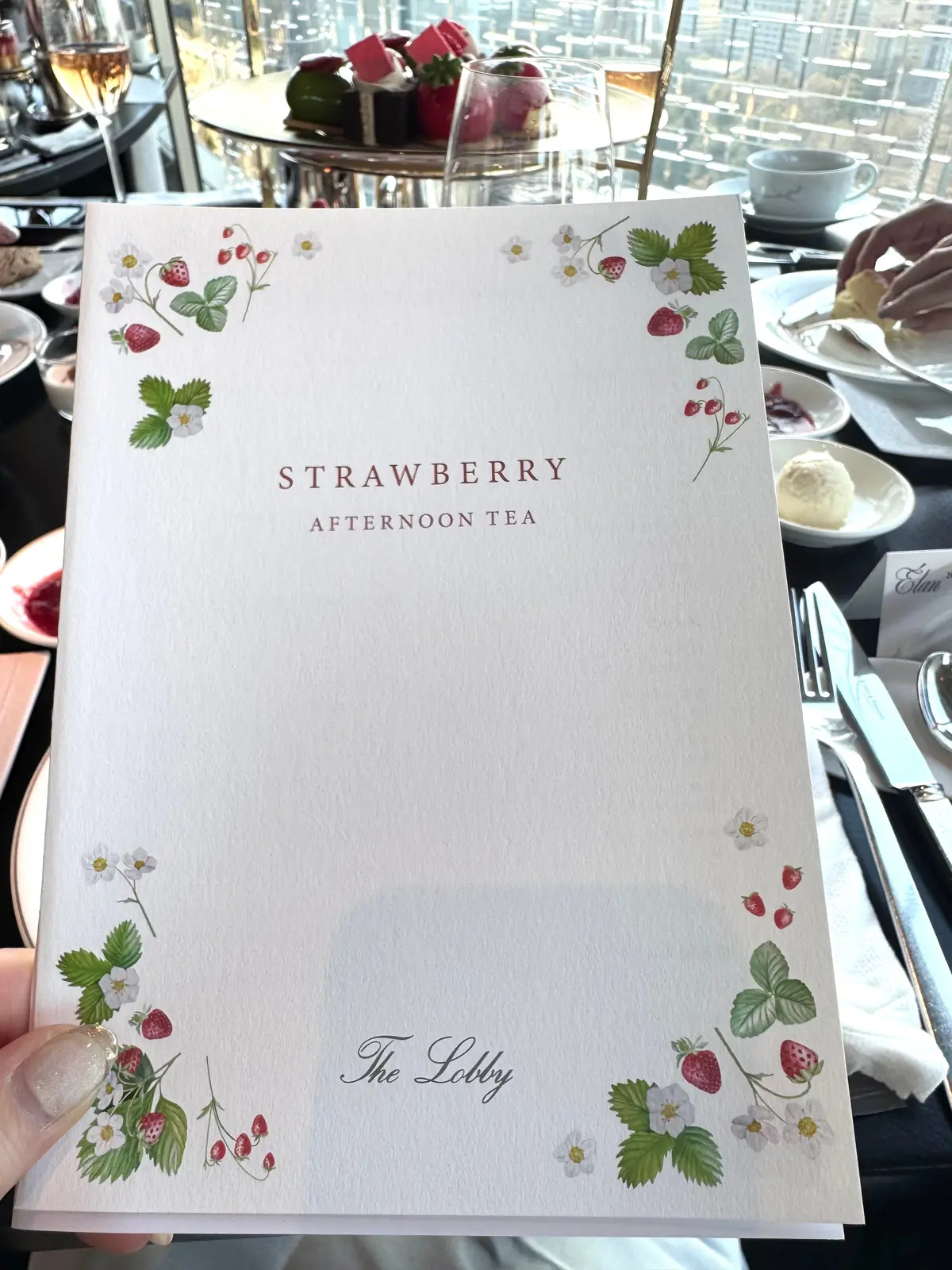 ザ・ペニンシュラ東京最上階PETERストロベリーアフタヌーンティー