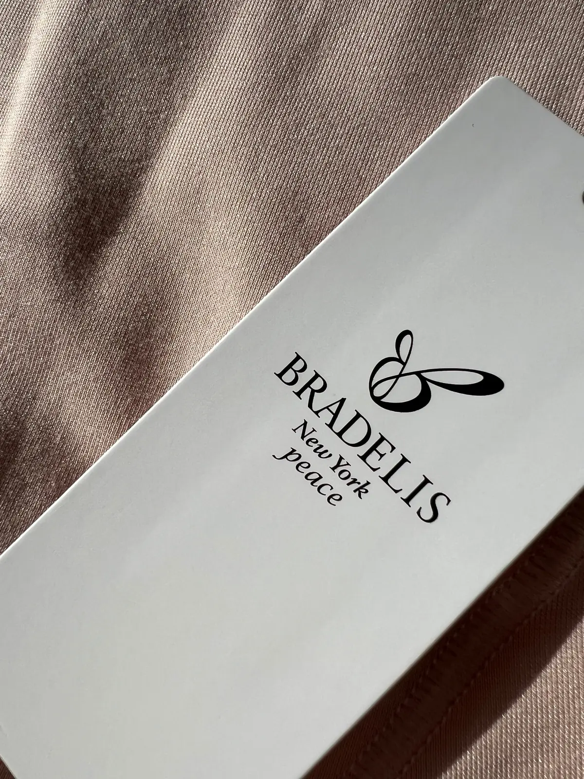 ブラデリスニューヨークとエクラがコラボしの画像_1