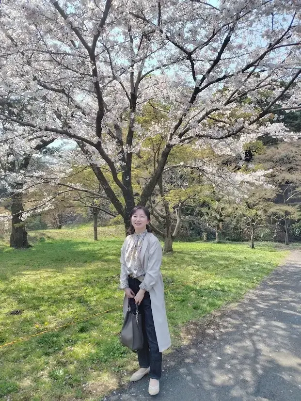 春の暖かさを感じて、皇居乾通り一般公開で桜散策。