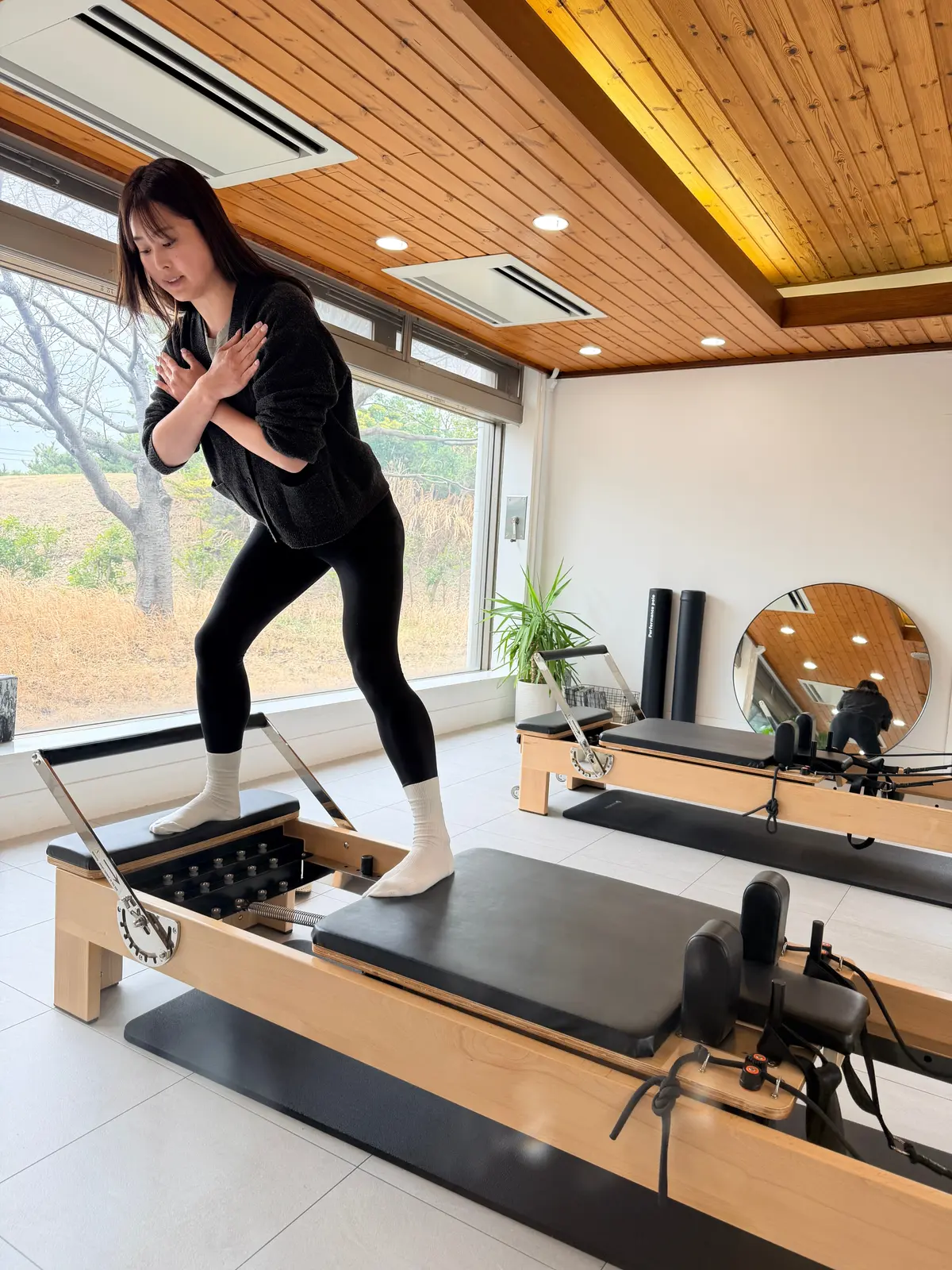 Pilates Studio eleven 七里ヶ浜　ゴルファー向けピラティス　すみれ先生 レッスン風景