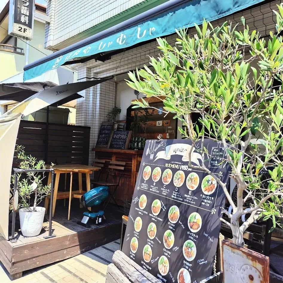 西北　行列の絶えない洋食人気店　むーしゃむーしゃ