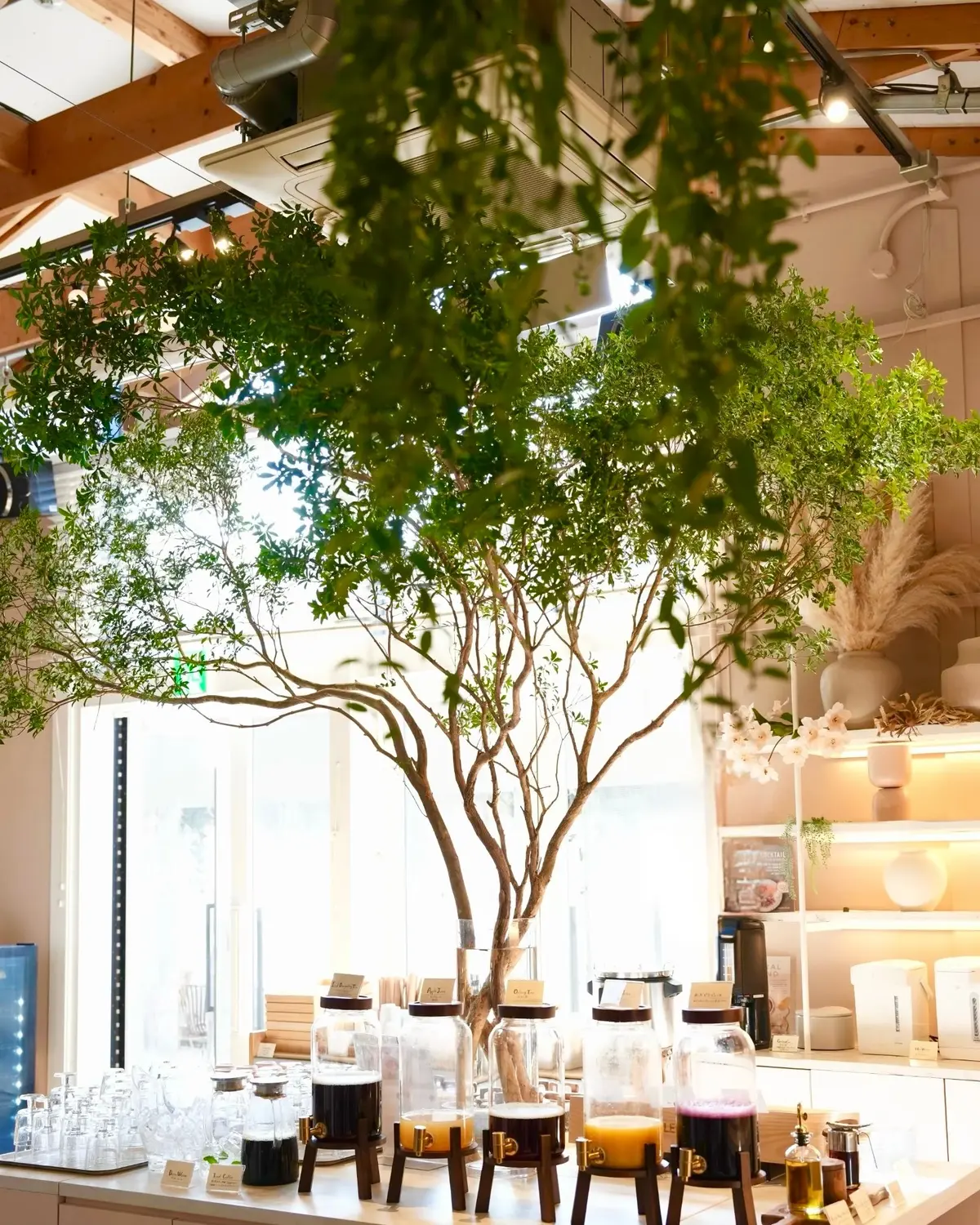 花とスイーツに囲まれた静かな贅沢💐🍓✨の画像_3