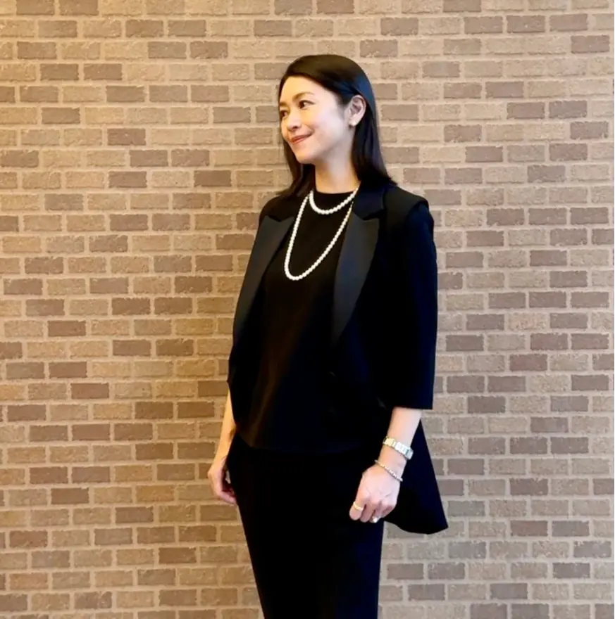 エクラ華組　根村麻里さん　スーツコーデ　ジレ　