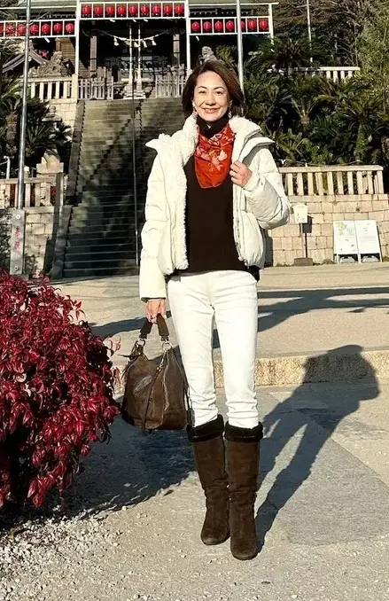 【ユニクロ パンツ愛用】エクラ華組  岡部みわこさん ユニクロ　パンツ　統一感あるブラウンコーデ