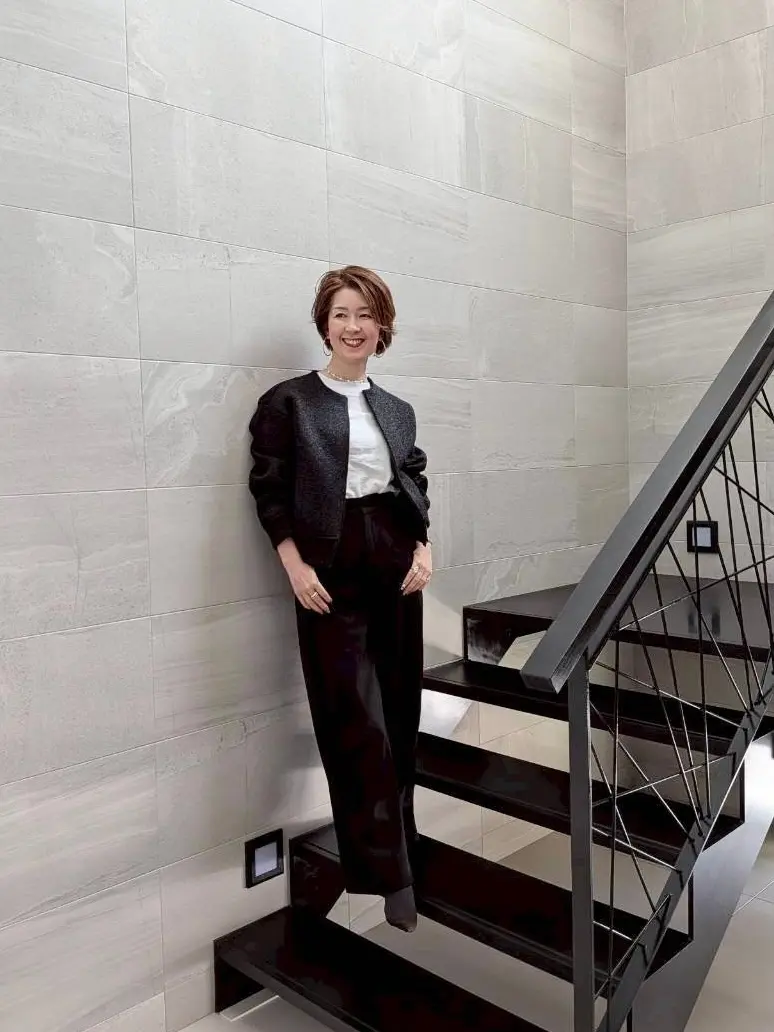 黒をメインにした帰省中の2コーデ｜梅田ラの画像_11