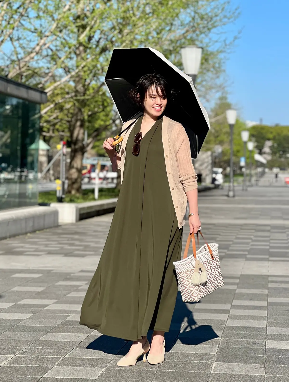 エクラ 華組　水口宜子さん　50代　UV対策　日傘　全身コーデ