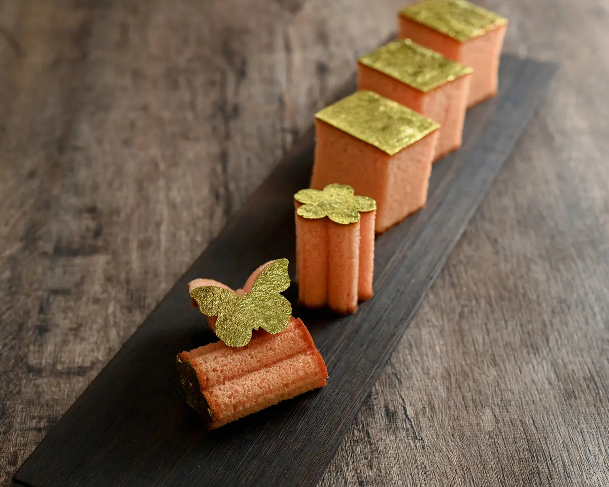 送別ギフト　まめや萬久　金かすてら・桜　蝶と桜型のカステラ