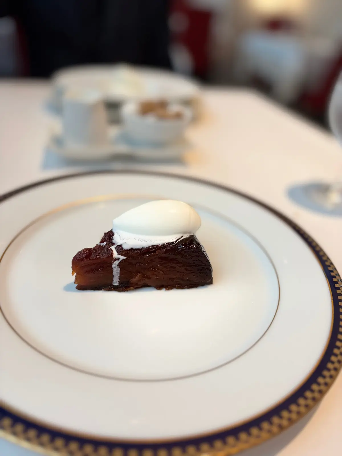 デザート プレート ビストロスイーツ 記念日ディナー コース料理 上品デザート　タルトタタン