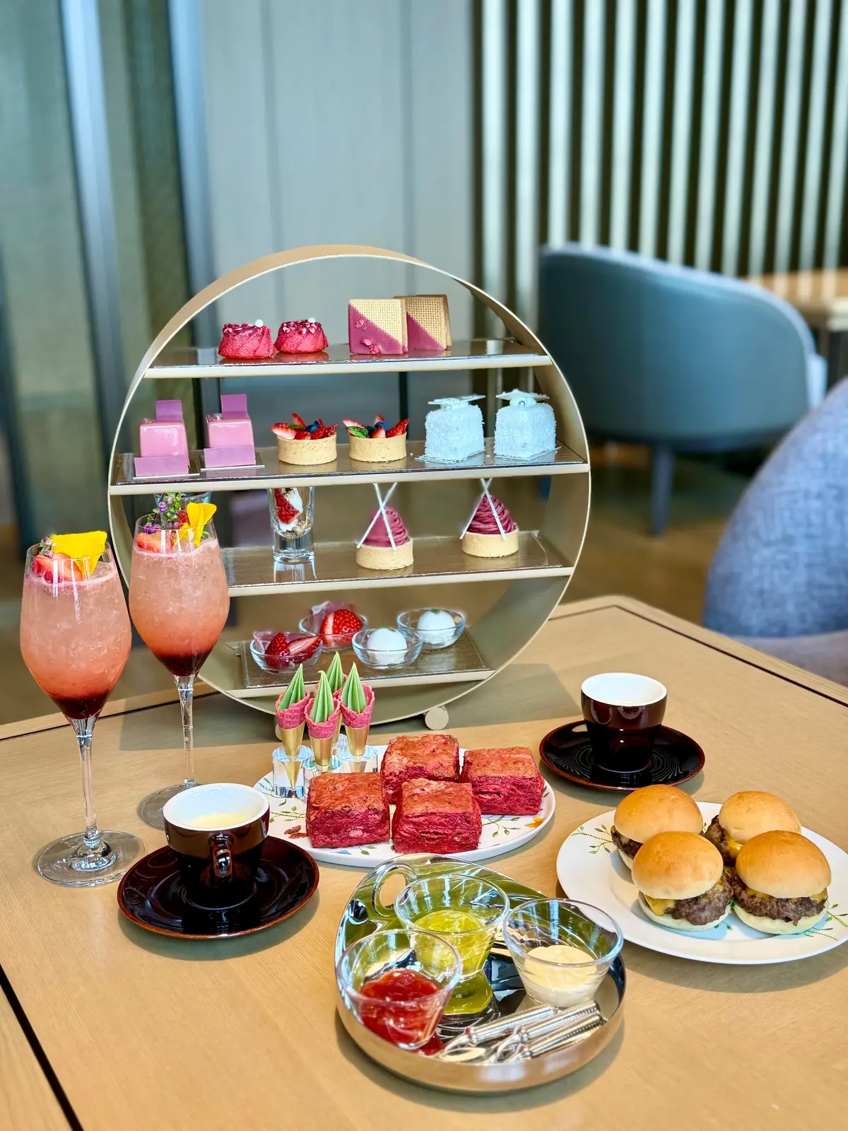 大阪駅直結 大阪ステーションホテル 春限定ストロベリーアフタヌーンティー　いちご　ストロベリー　アフタヌーンティー　ホテルグルメ　梅田グルメ　大阪ステーションホテル　駅直結