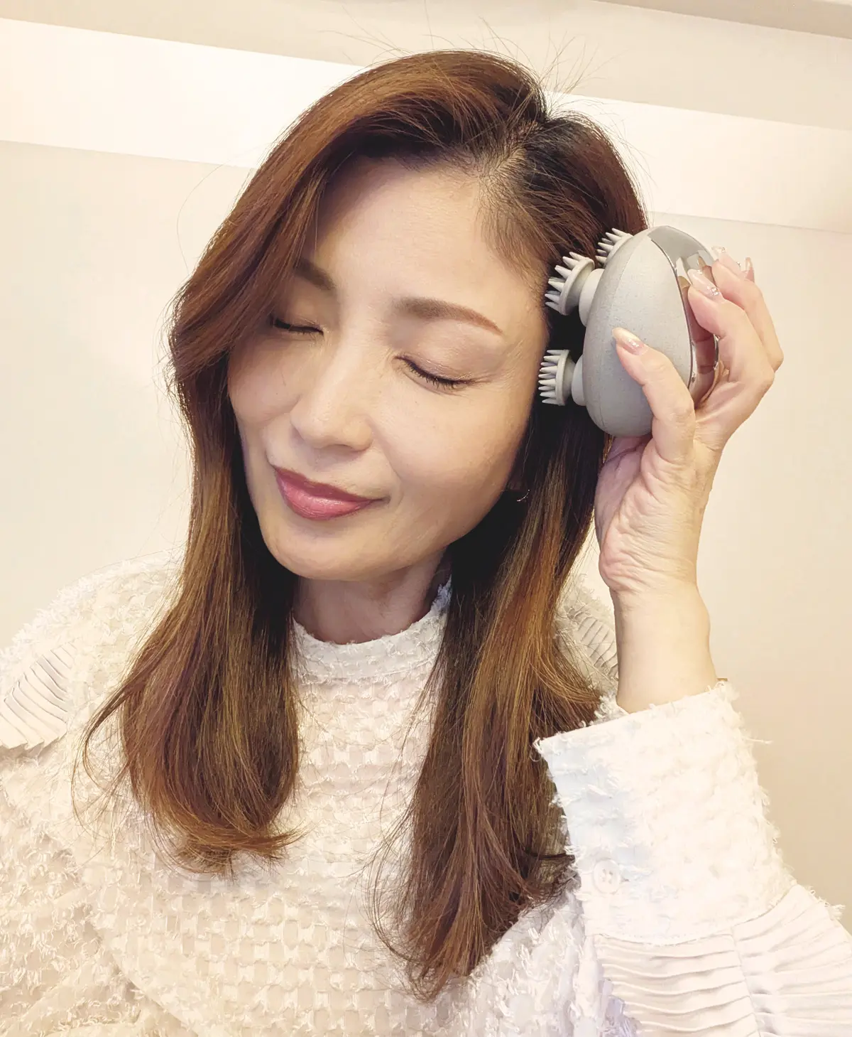 ブレオの頭皮 マッサージ器は、手になじみ デザイン性も最高！（ あいさん ）