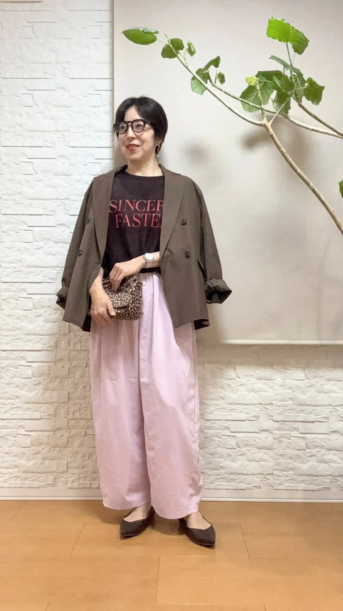 50代プチプラピンクワイドパンツコーデの画像_4