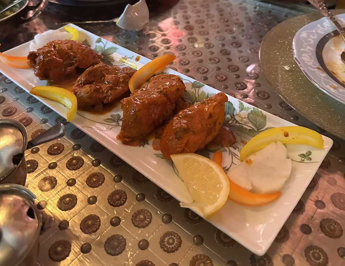 豪華絢爛、クセ強めなインド料理店で女子会の画像_13
