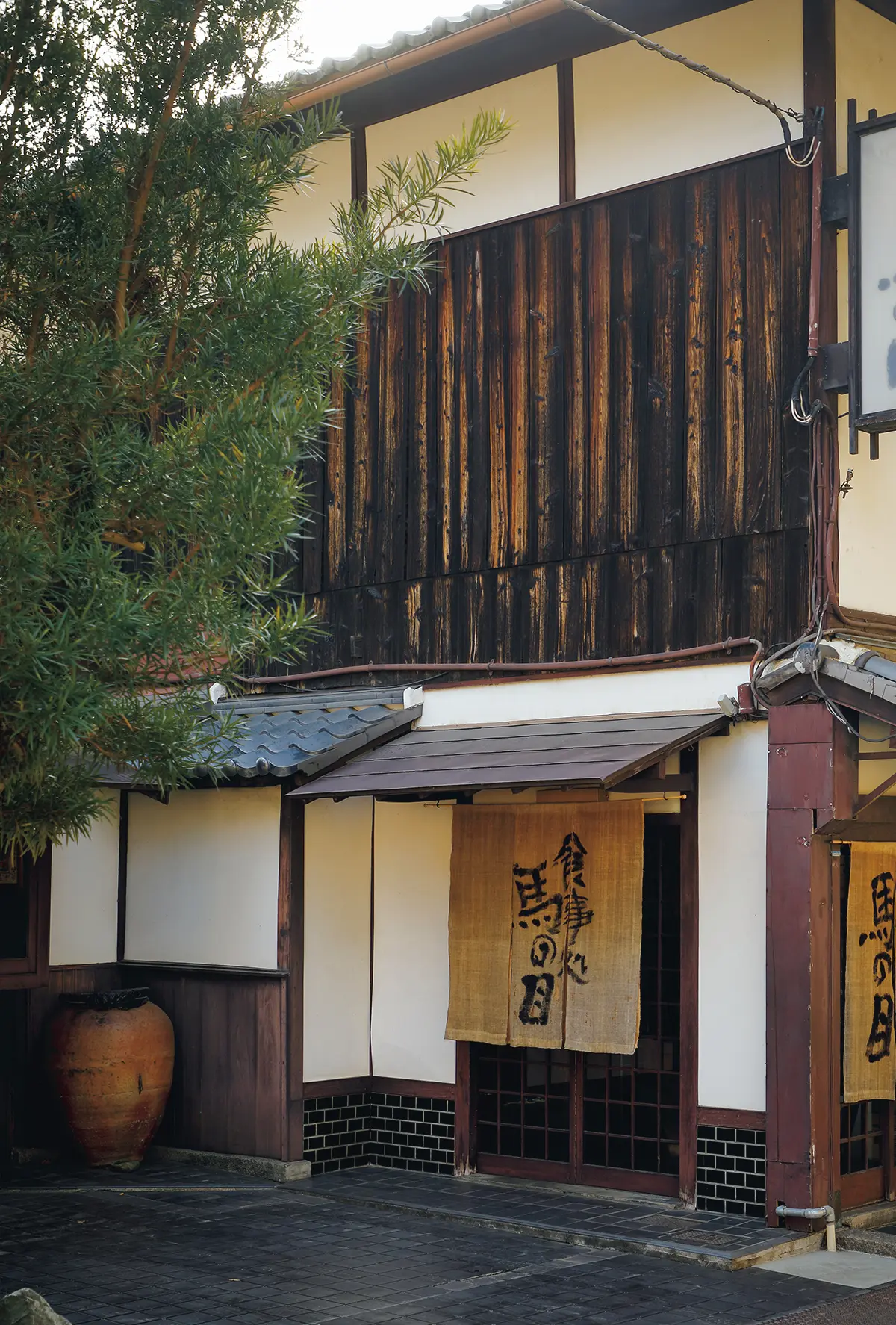 春日大社一之鳥居のそば