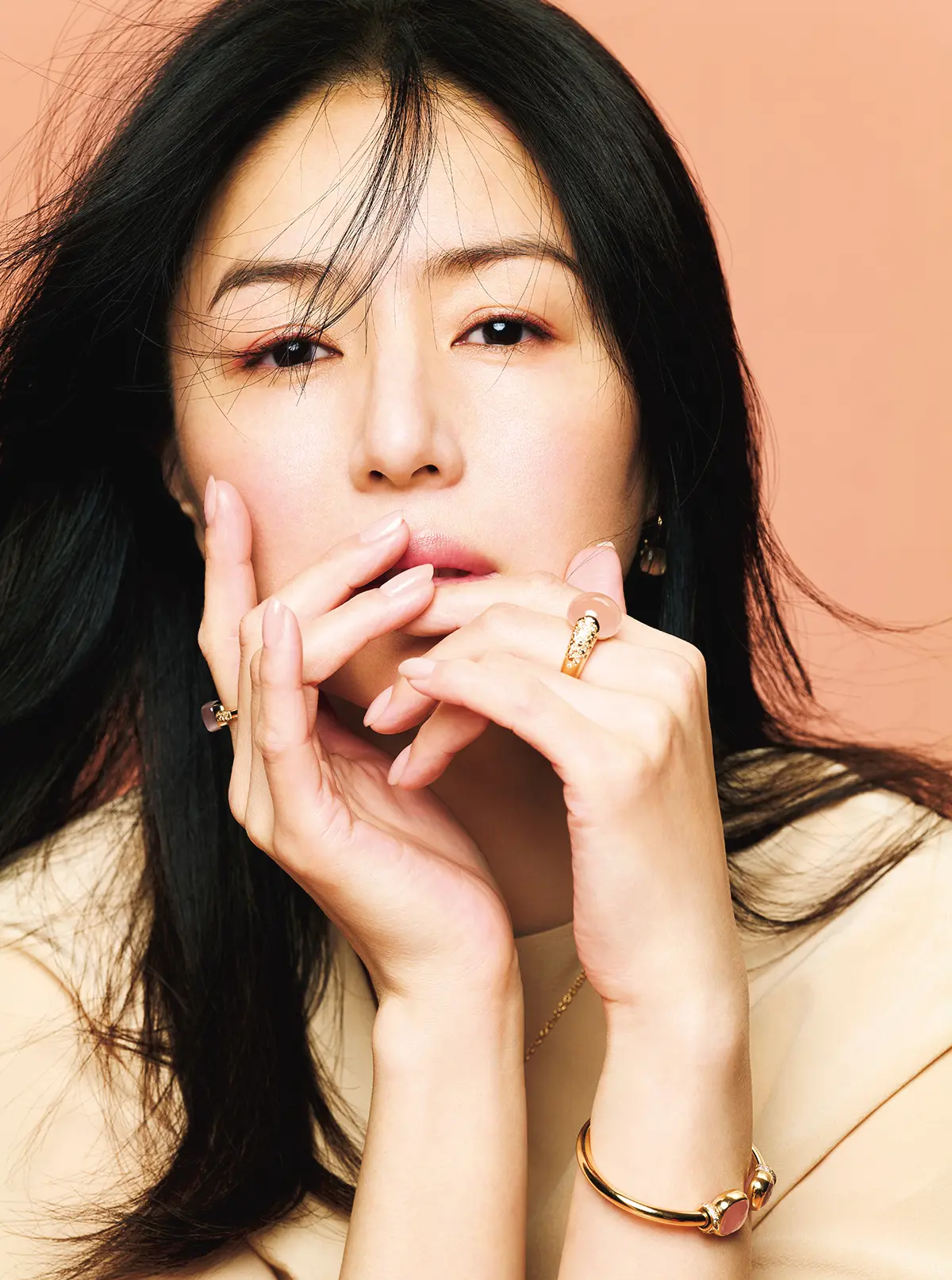 肌になじませて。フェミニニティを象徴するローズクォーツ