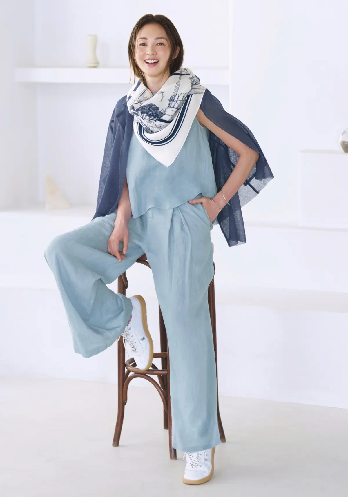 リゾートにもタウンにも！ 涼感リネンで私らしく