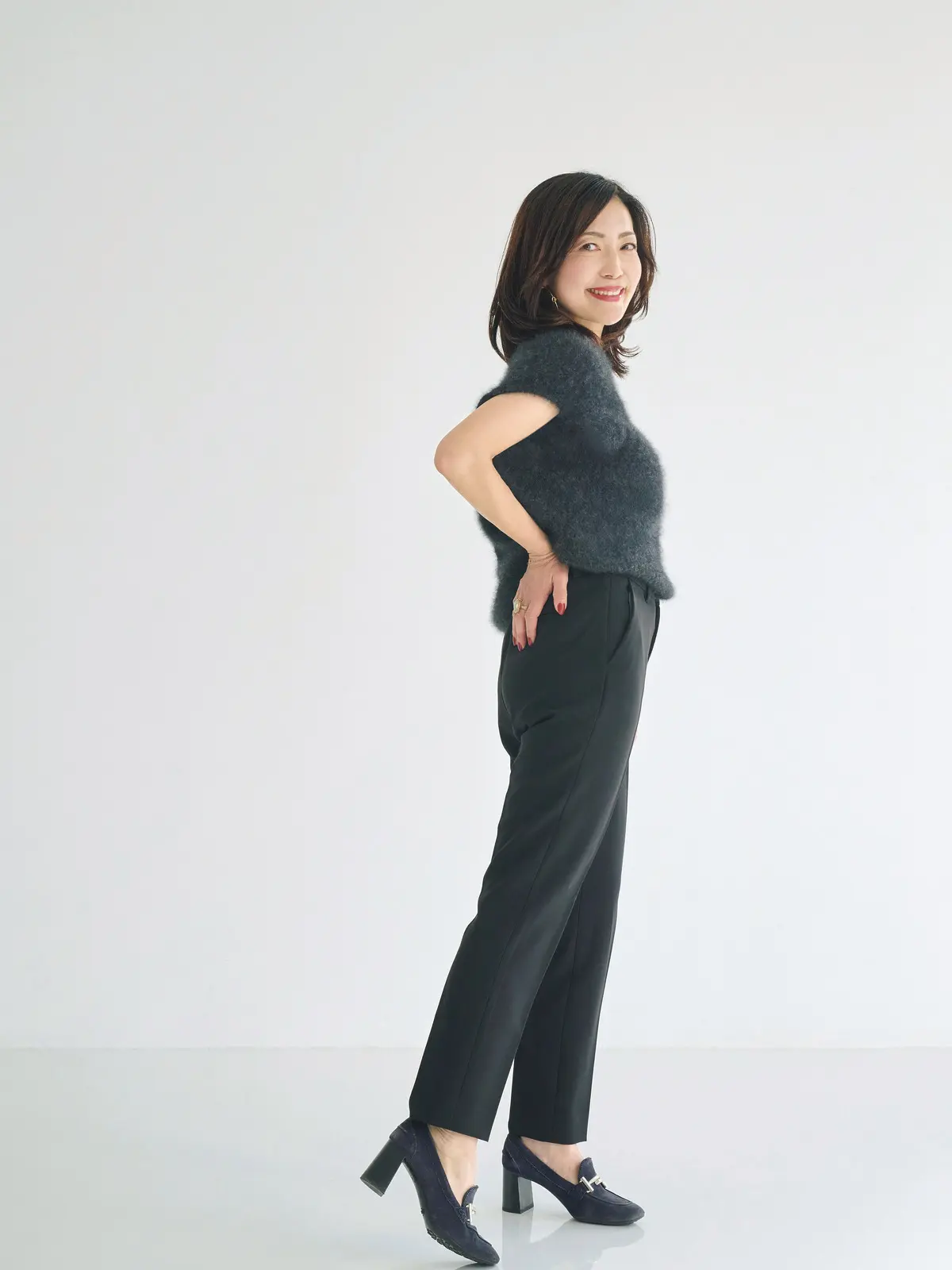 ローライズらくちんガードルを着用してストレッチパンツをはいた宮原江里子さん