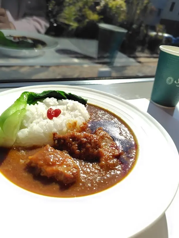 【伊豆熱川旅行】車内のカフェテリアでランの画像_7