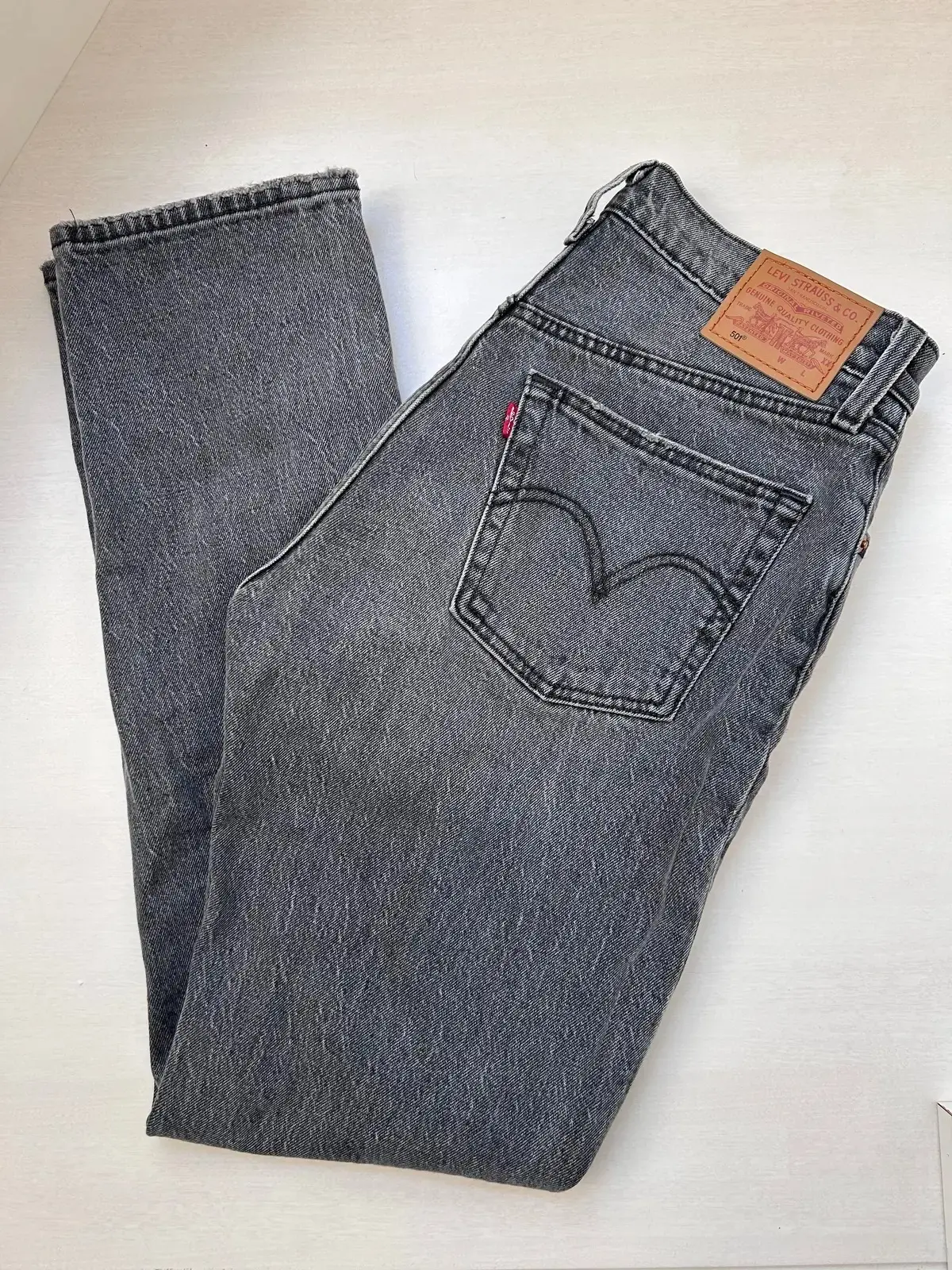 大人のブラックデニムコーデ