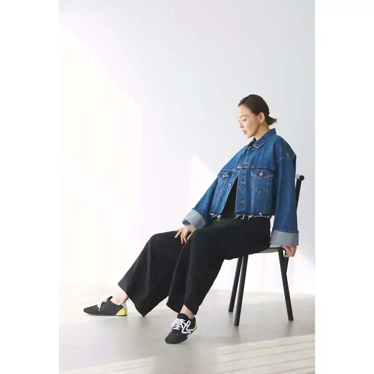 50代、パンツは“スニーカー”で今っぽくの画像_3