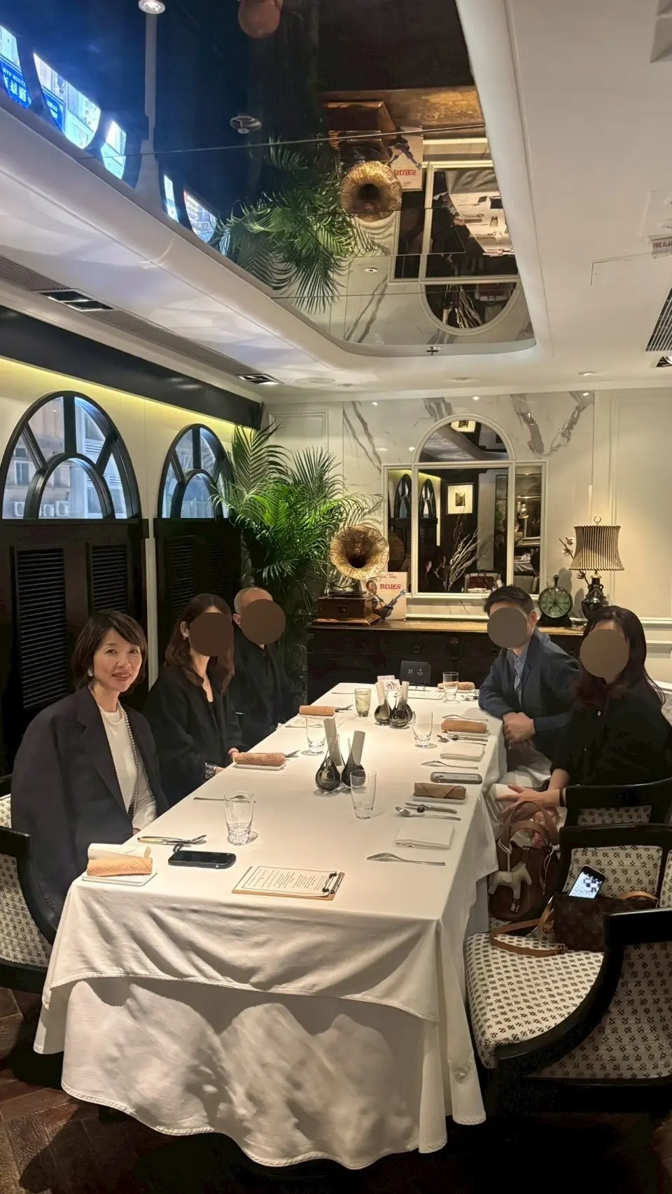 香港旅行DAY3｜Ta Vieで三ツ星デの画像_2