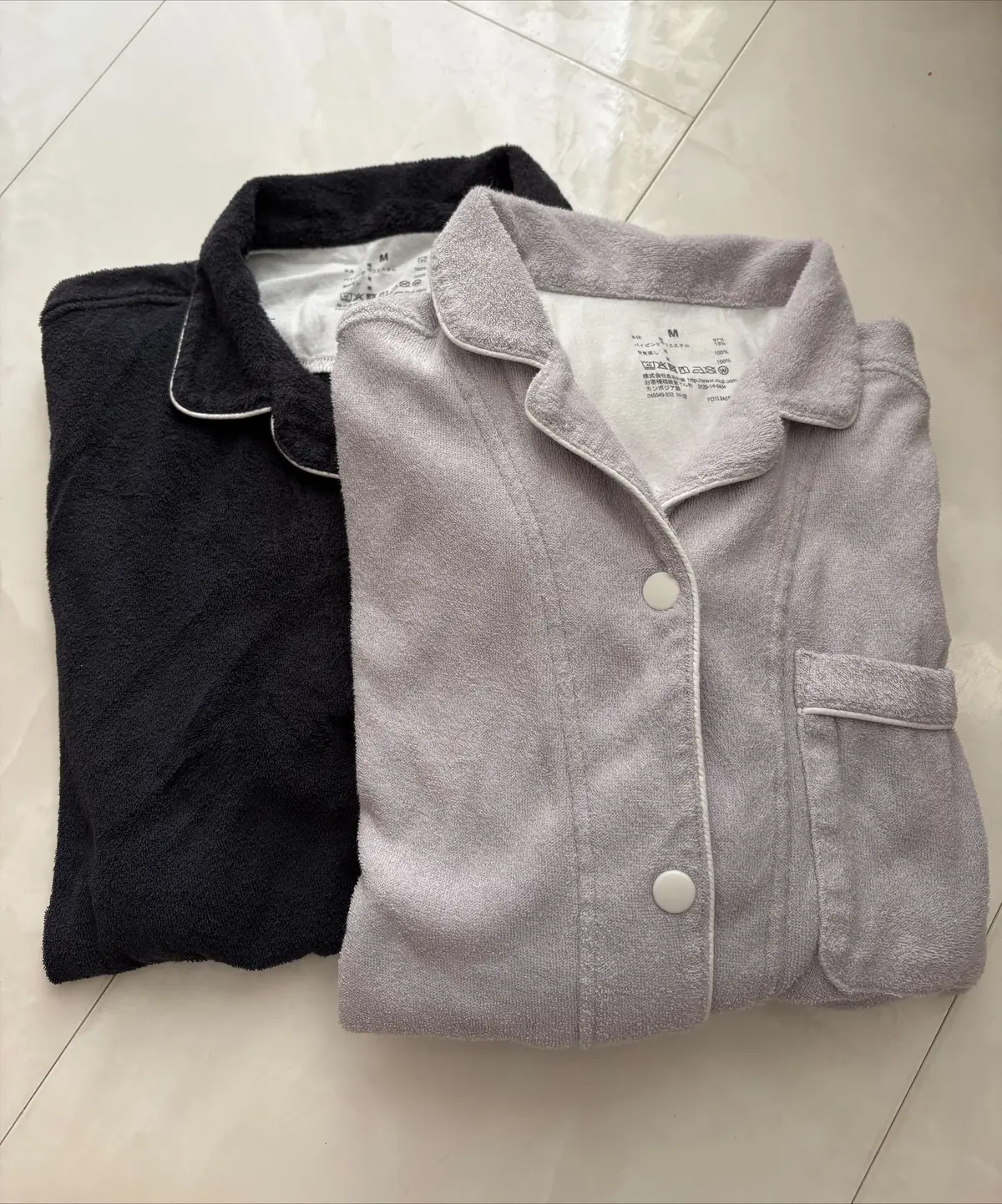 無印良品 着るタオルのパジャマ 黒とラベンダー