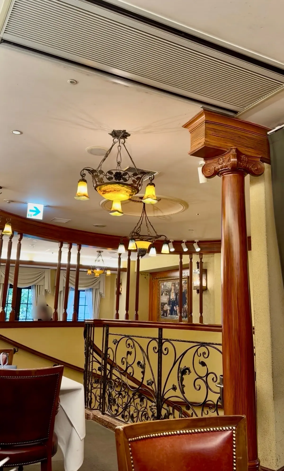 お箸で食べるフランス料理を