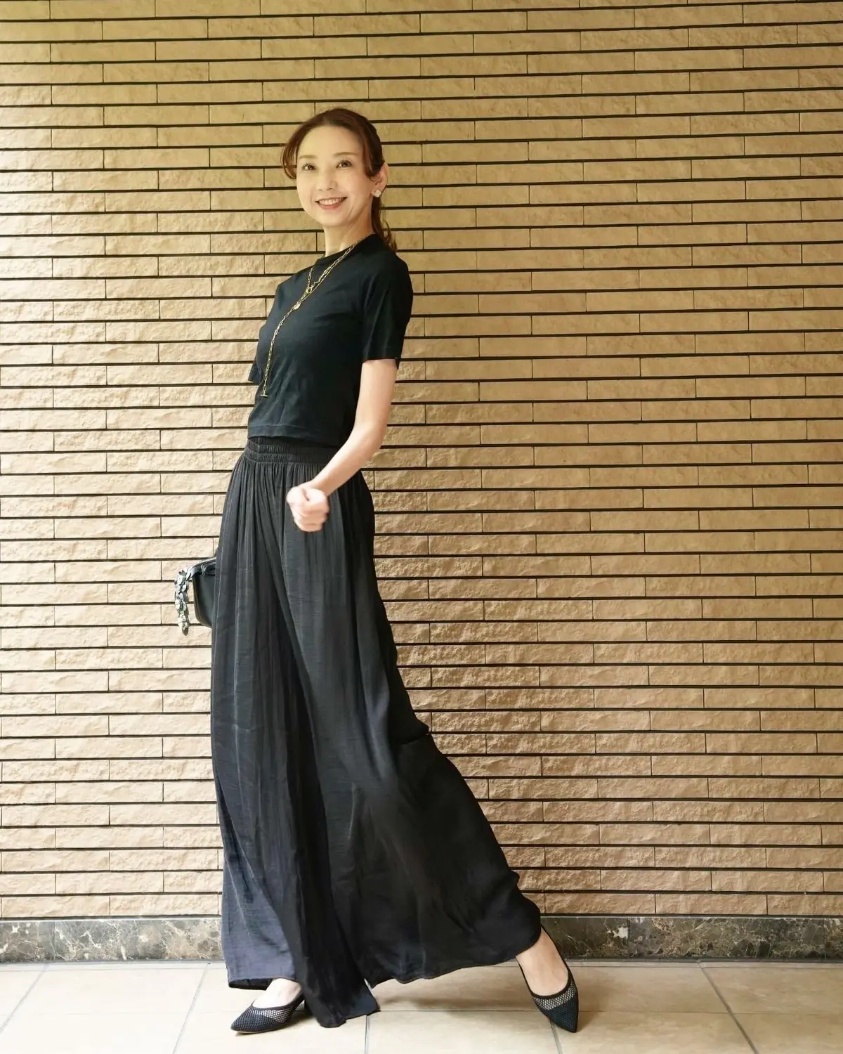 エクラ 華組 法村麻起子さん　50代　ブラックコーデ　夏の黒　夏コーデ