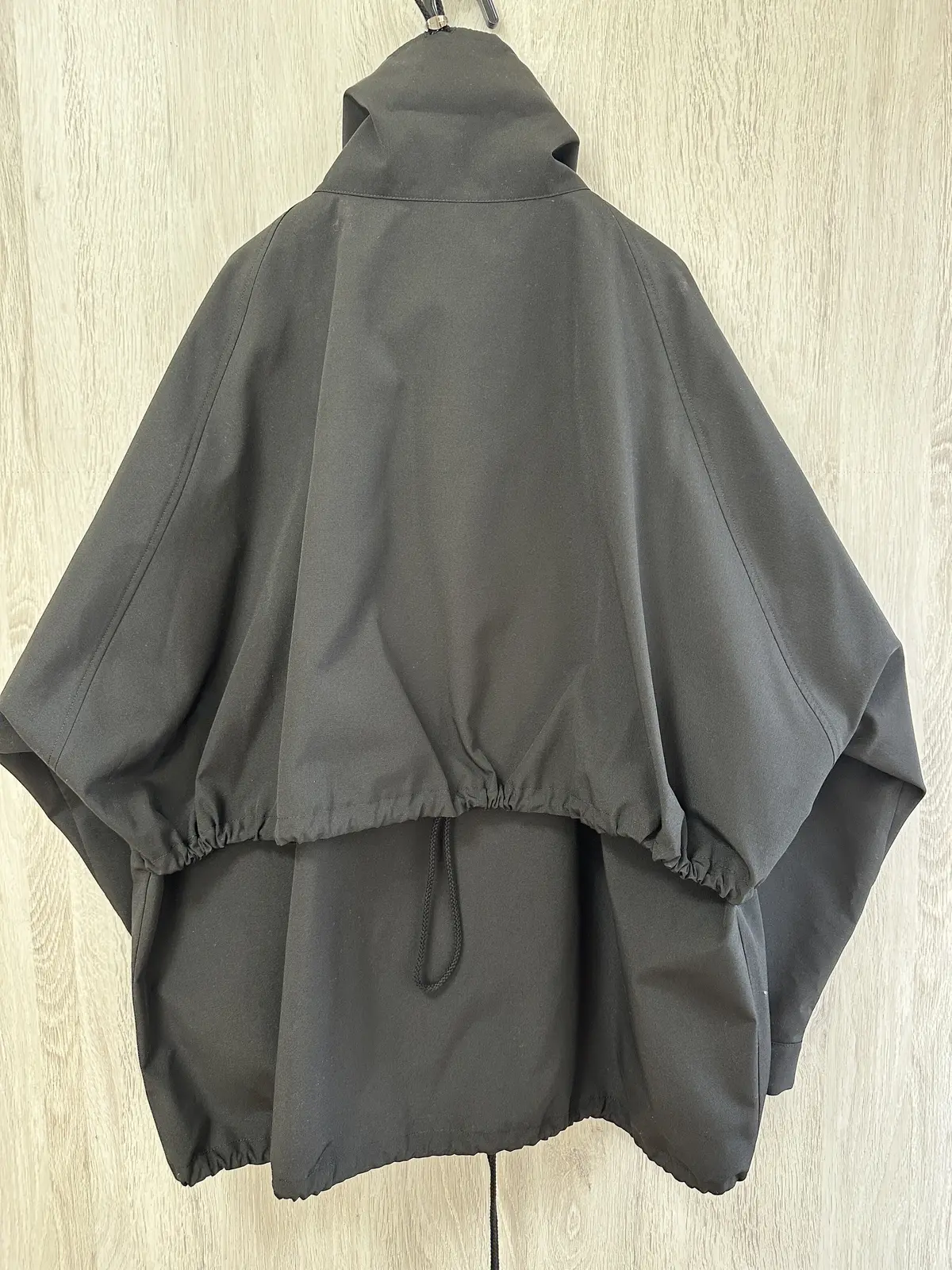 Chaos VACHEMENT ブルゾン　春ブルゾン　ss　2026ss　ファッション　アンブレラヨーク